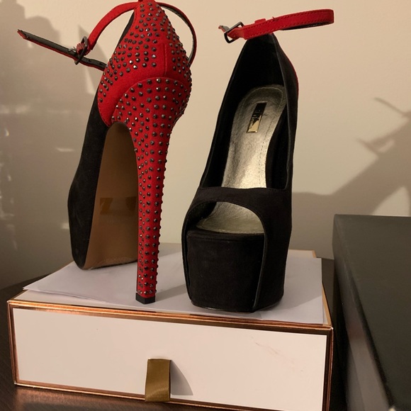 Beautiful Wild pair stilettos 👠 pump size 6 - Picture 5 of 16